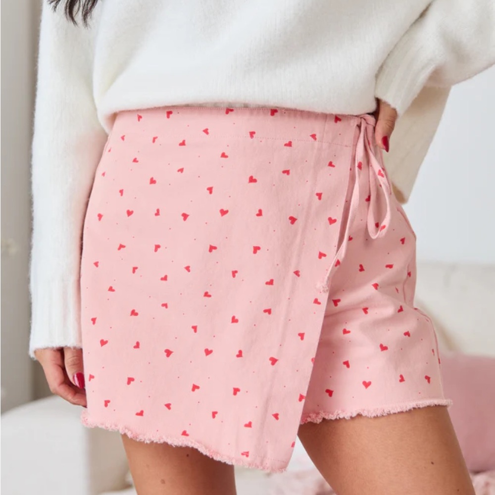 ❤️ New, Size Medium Tanya Pink Heart Wrap Skort from Pink Lily